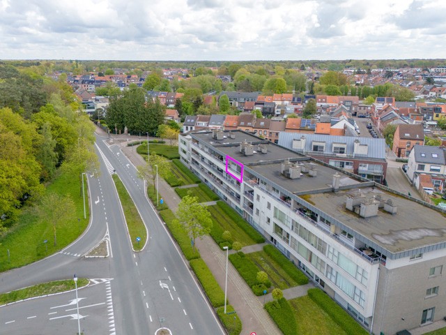 Gunstig gelegen 2-slaapkamerappartement met lift, 2 terrassen en garagebox!